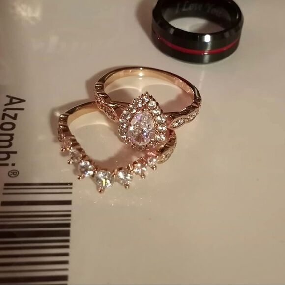 Vintage Pear Halo Ring Set - Picture 4 of 4